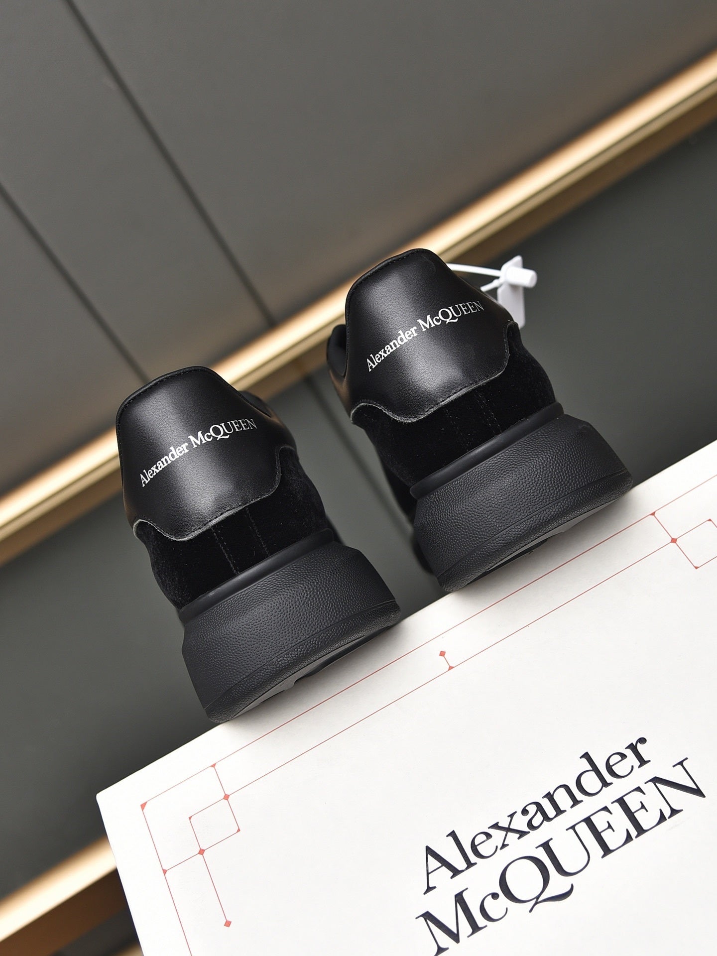Alexander Mcqueen Scamosciate
