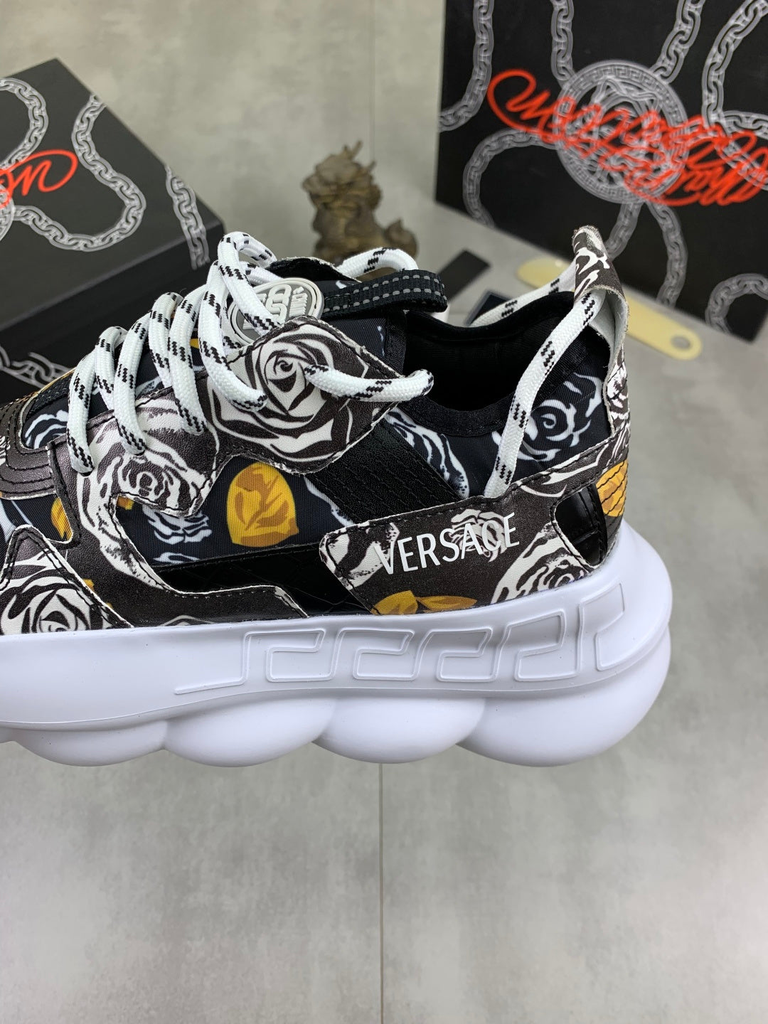 Scarpe Versace Bianche Grigie e Oro