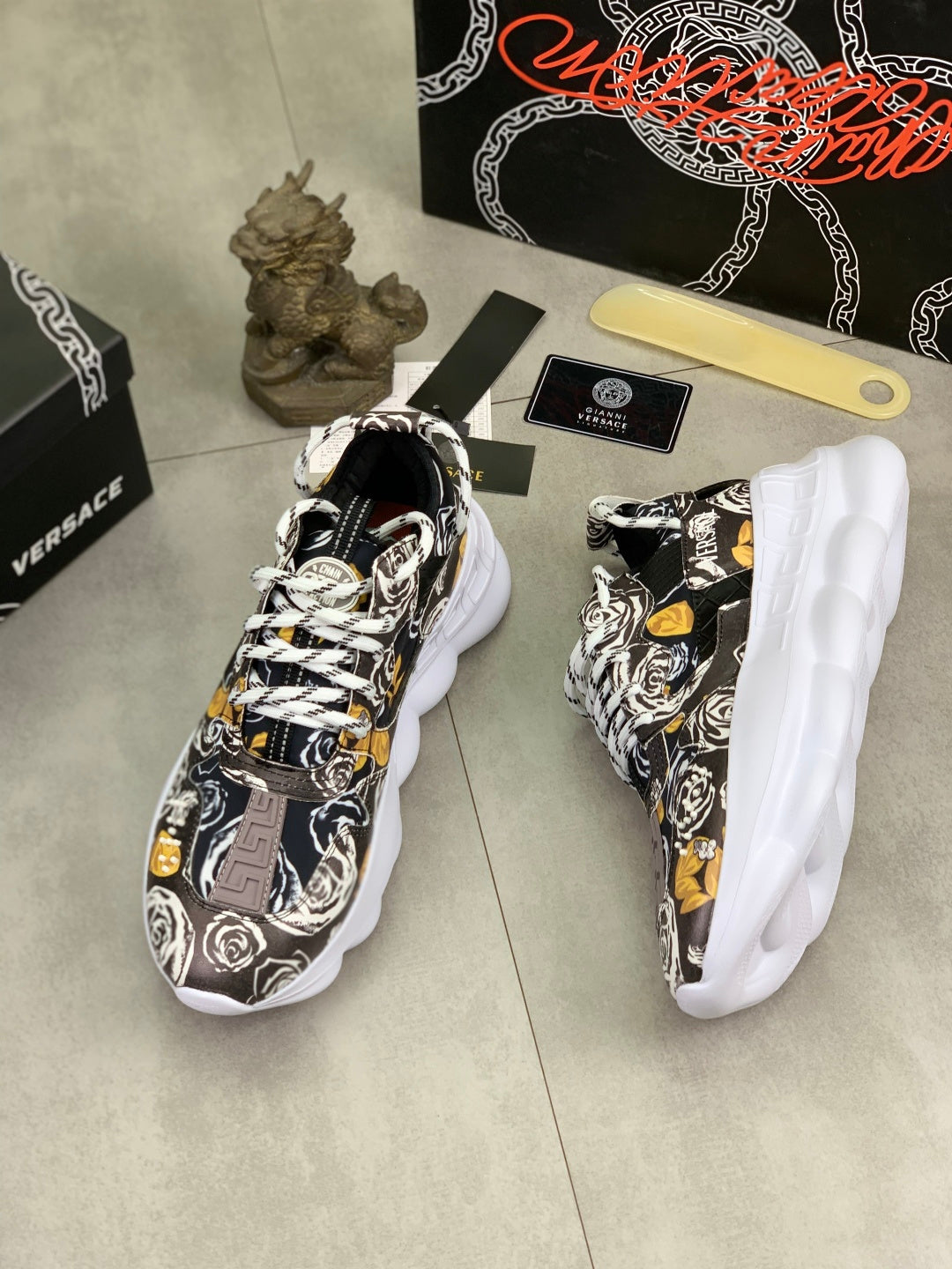 Scarpe Versace Bianche Grigie e Oro