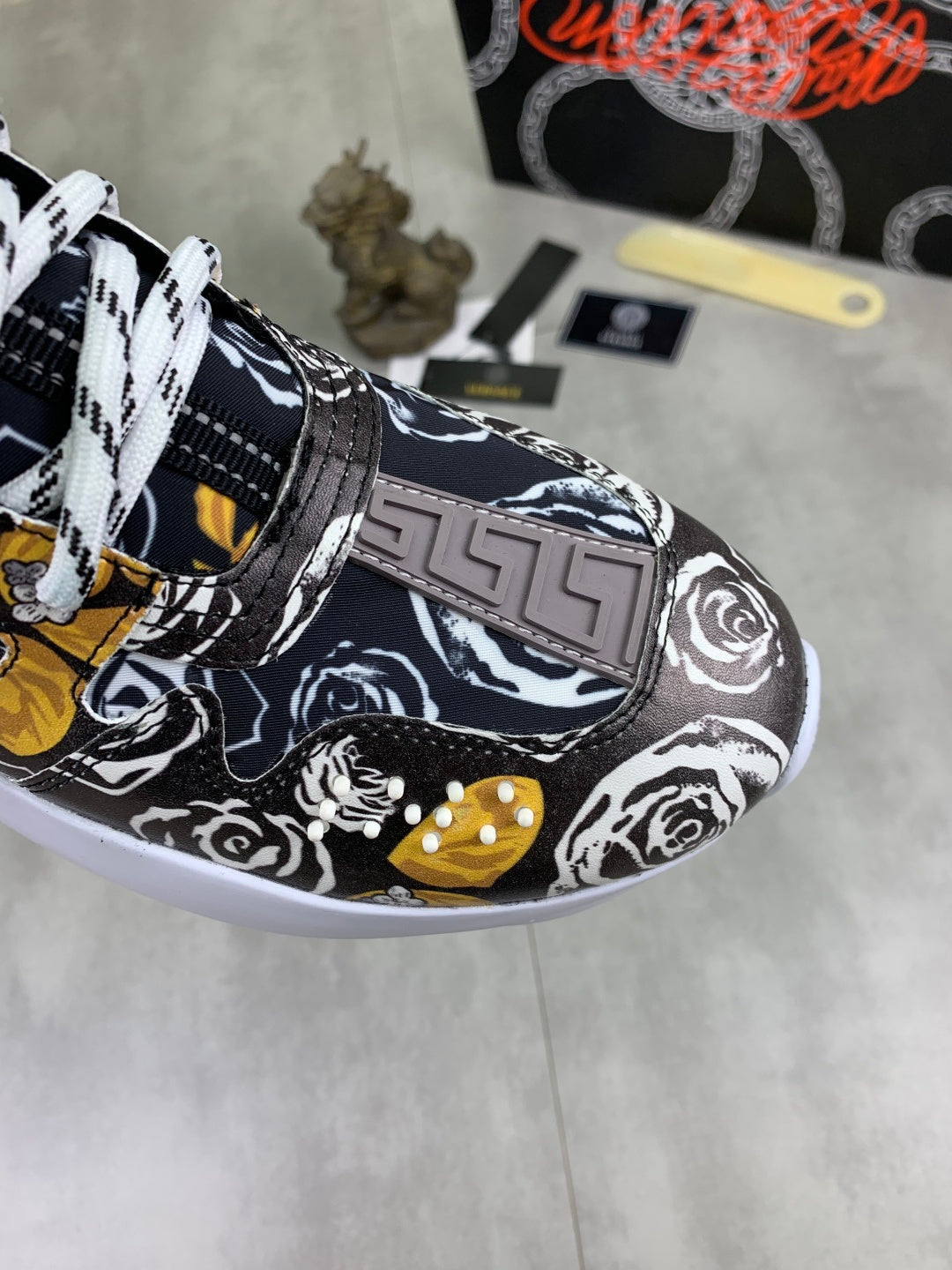 Scarpe Versace Bianche Grigie e Oro