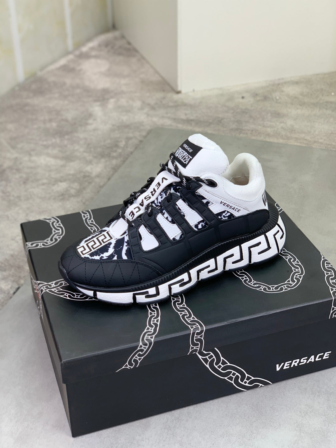 Scarpe Versace Bianche e Nere