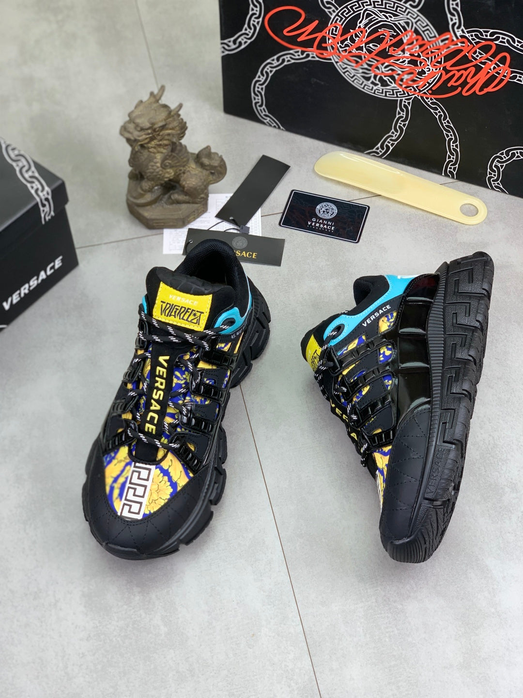 Scarpe Versace Nere Oro e Azzurre
