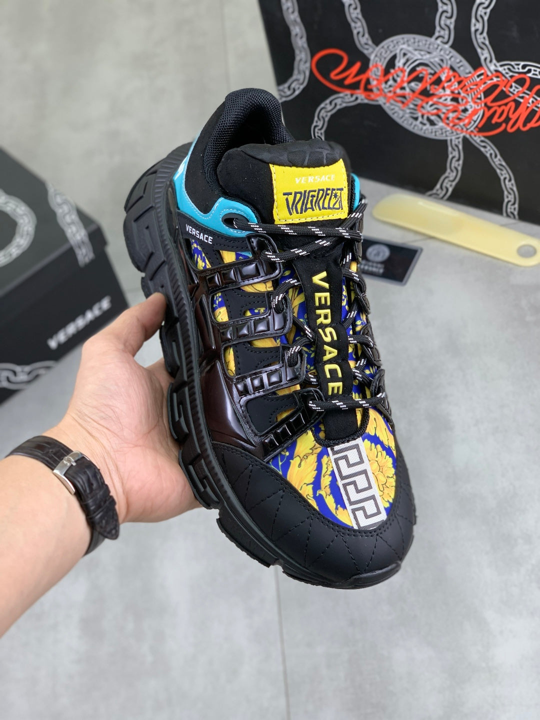 Scarpe Versace Nere Oro e Azzurre