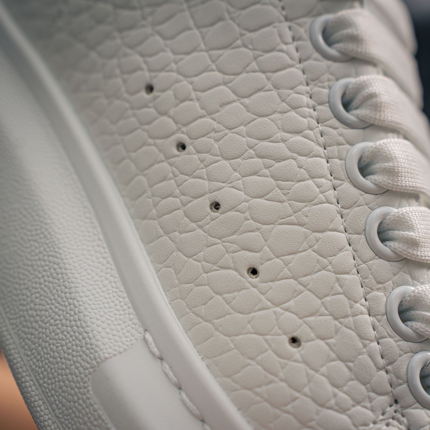 Alexander Mcqueen Donna Bianco e Rosa Effetto Ciottolato