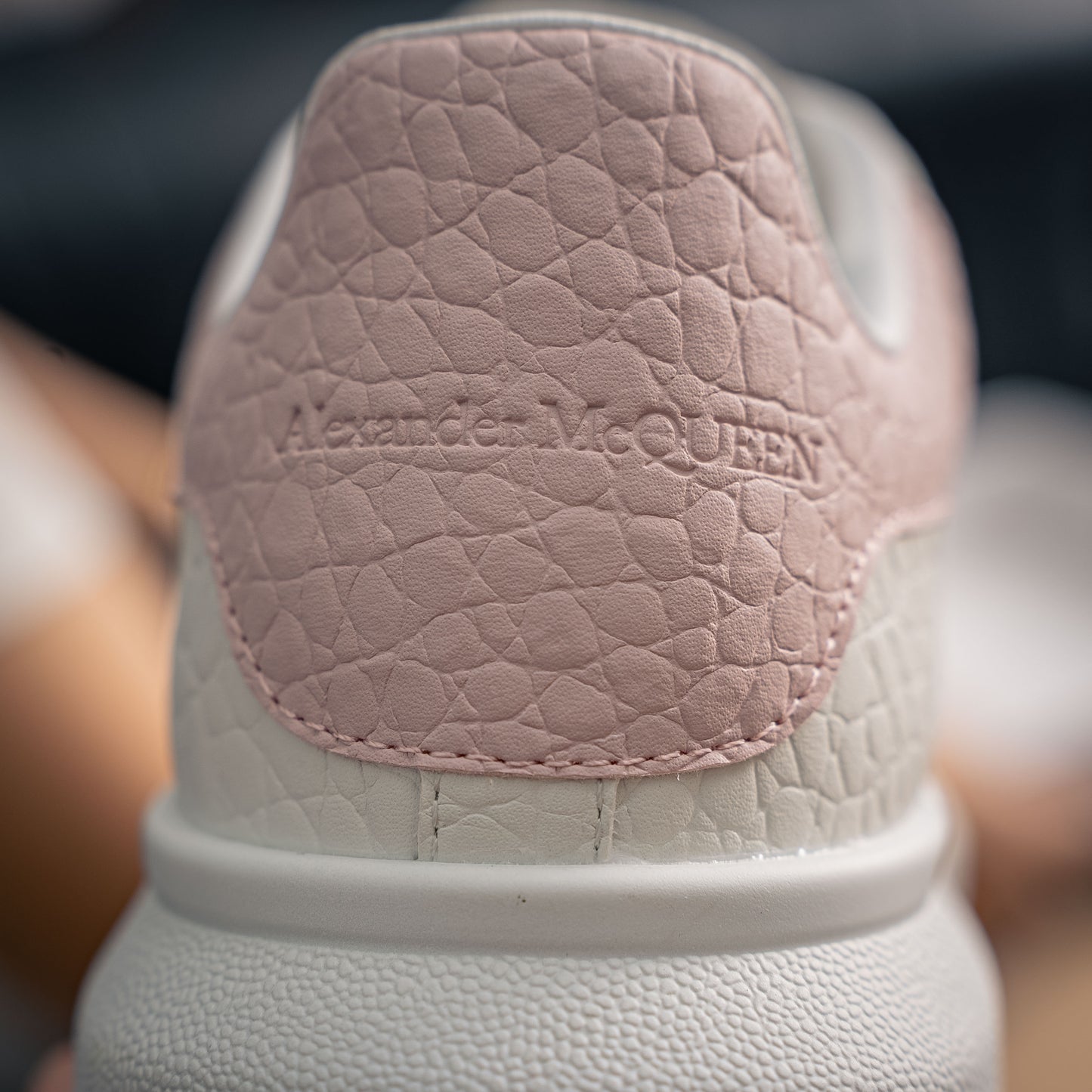 Alexander Mcqueen Donna Bianco e Rosa Effetto Ciottolato