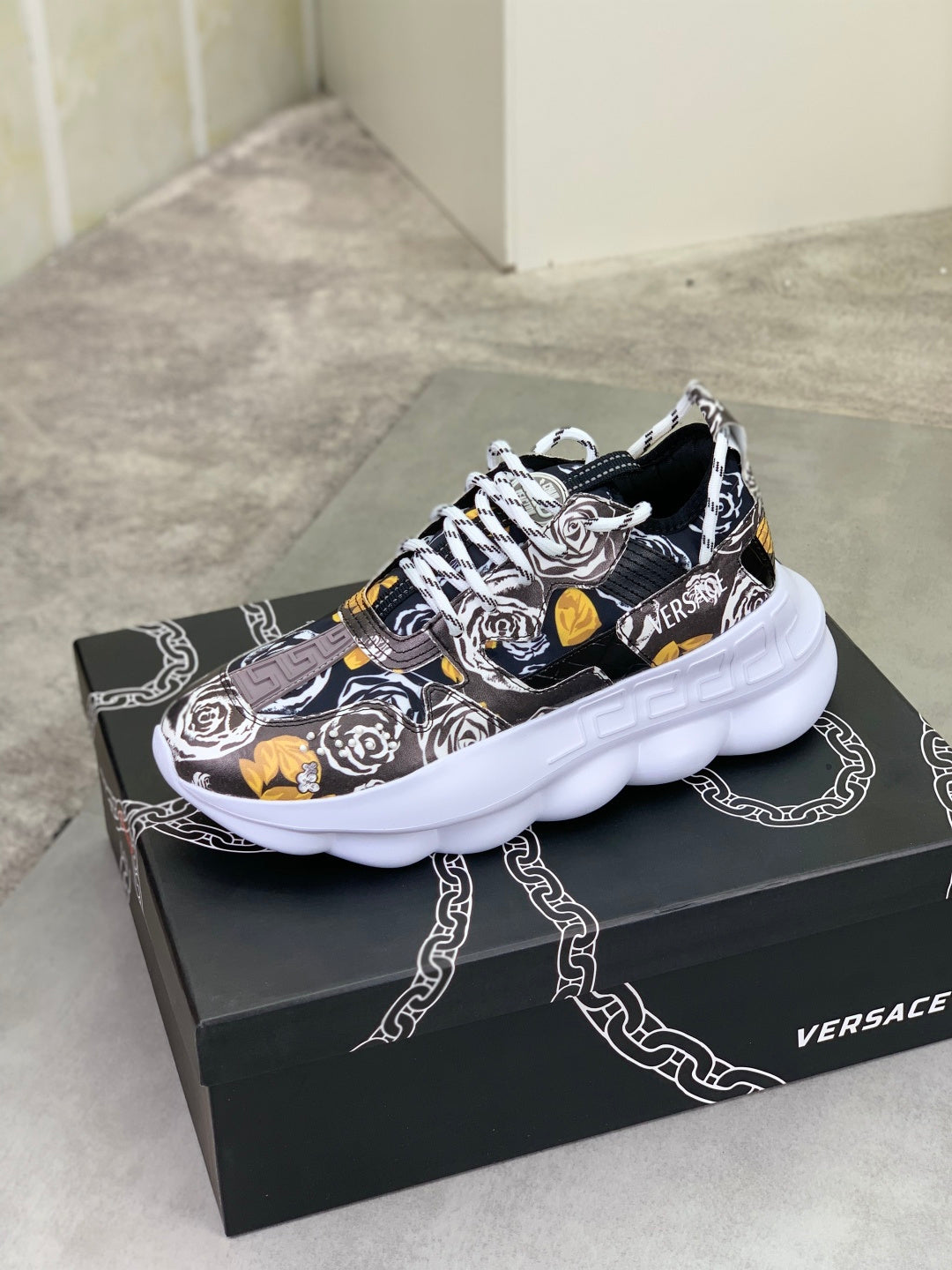 Scarpe Versace Bianche Grigie e Oro