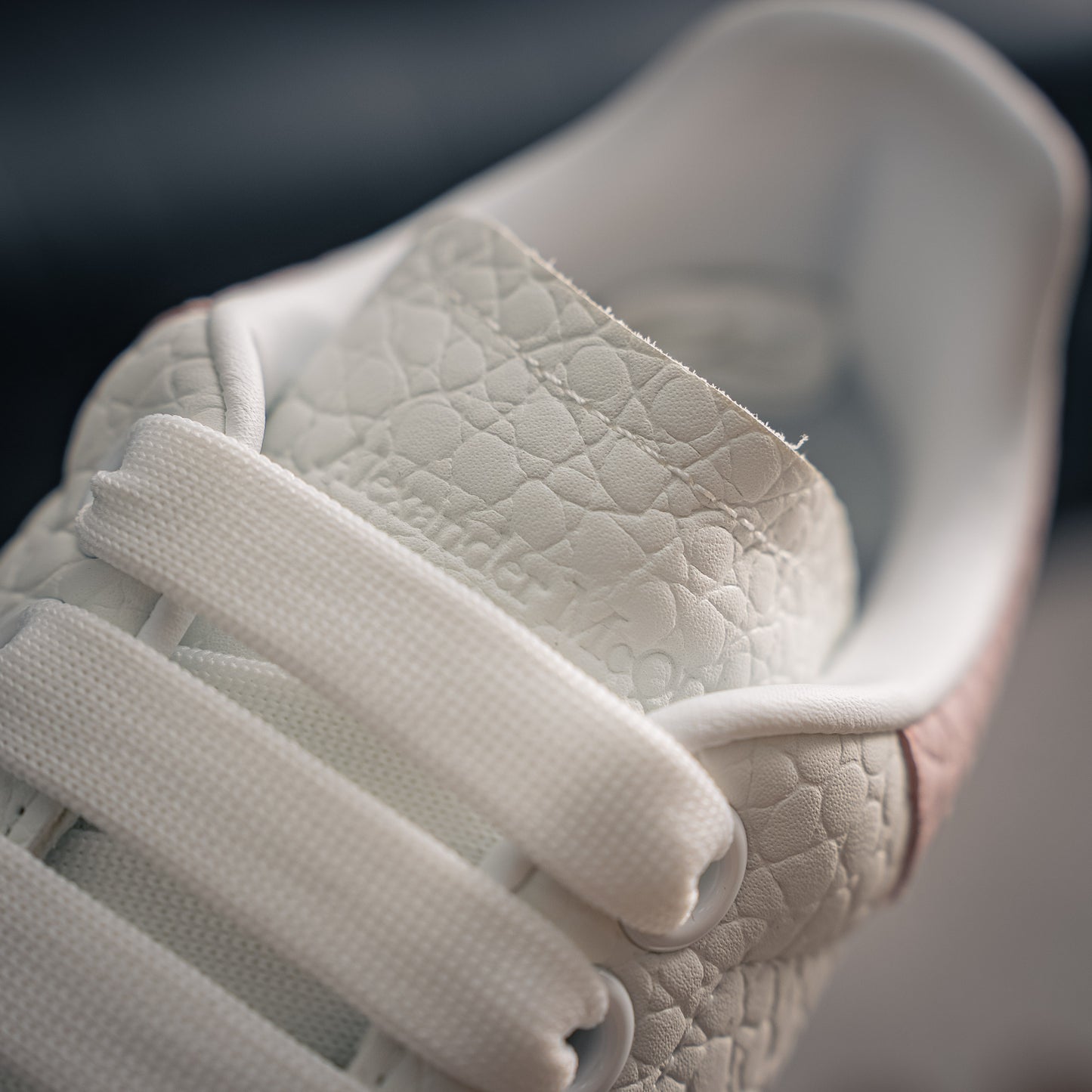 Alexander Mcqueen Donna Bianco e Rosa Effetto Ciottolato