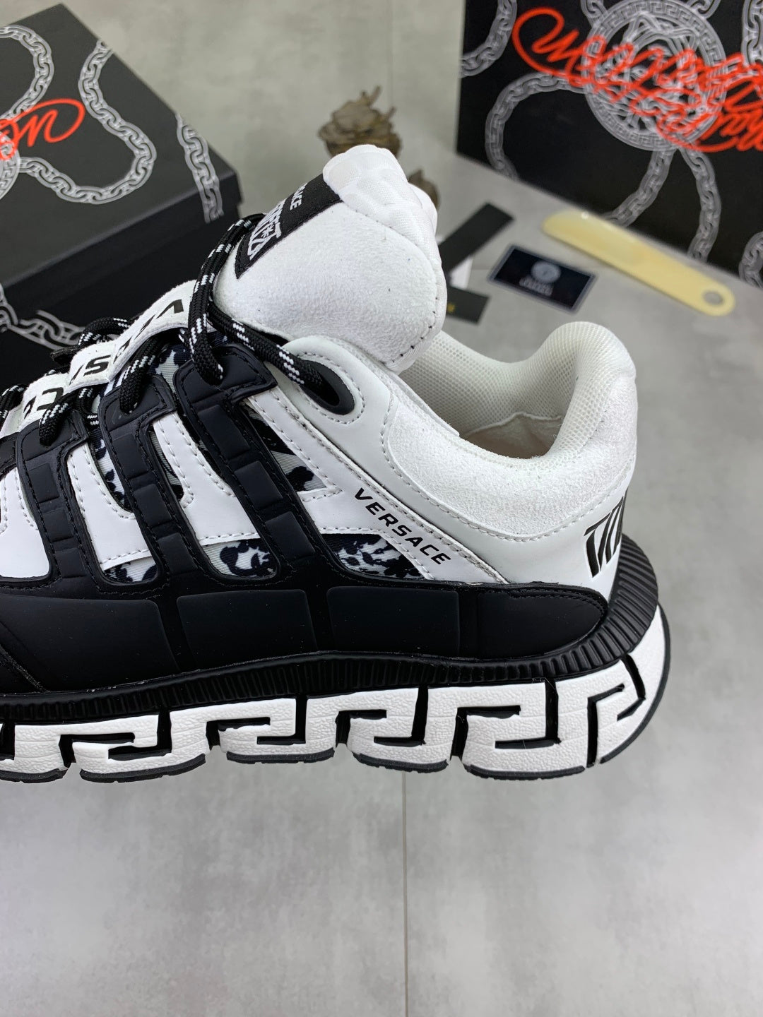 Scarpe Versace Bianche e Nere