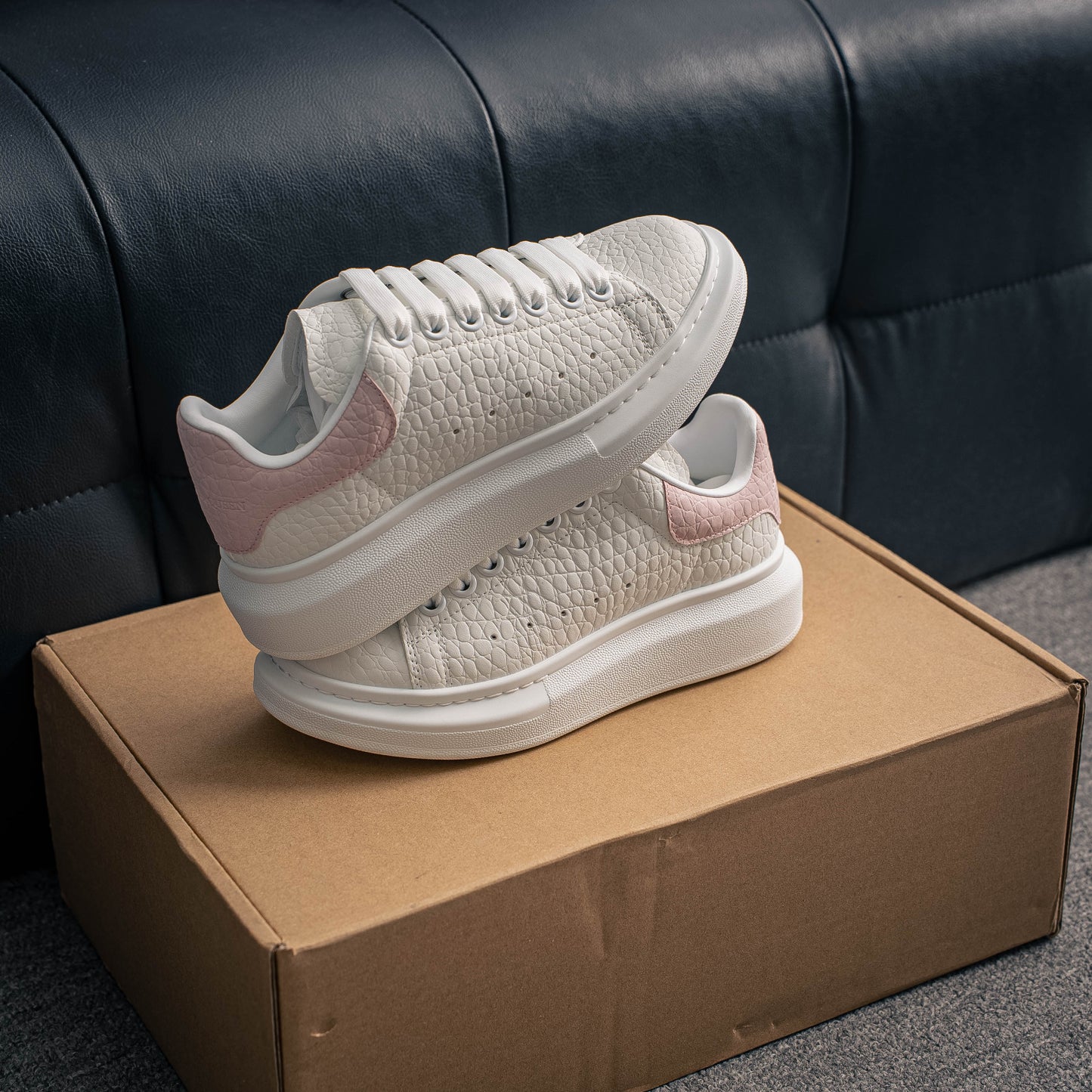 Alexander Mcqueen Donna Bianco e Rosa Effetto Ciottolato