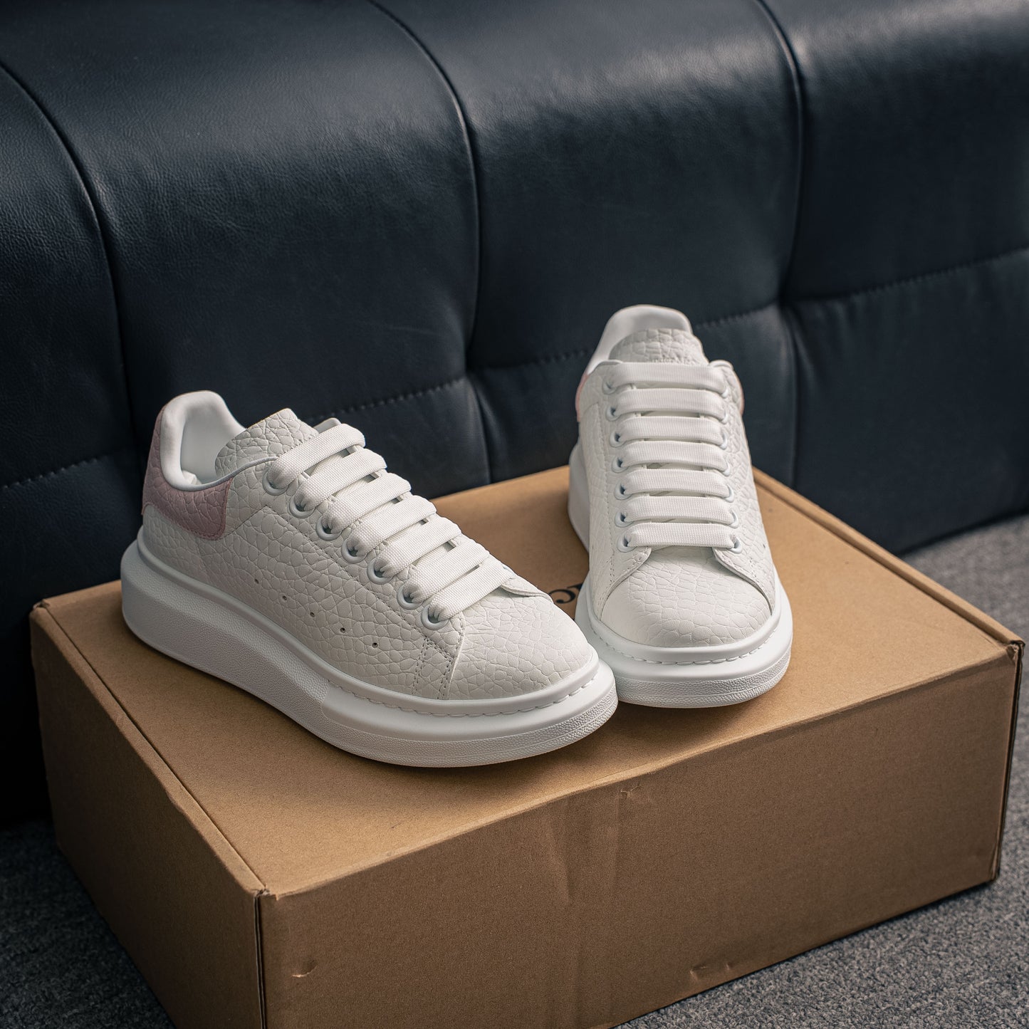 Alexander Mcqueen Donna Bianco e Rosa Effetto Ciottolato