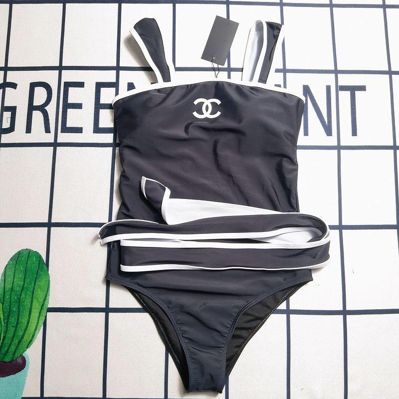 Costume Chanel Nero e Bianco Intero