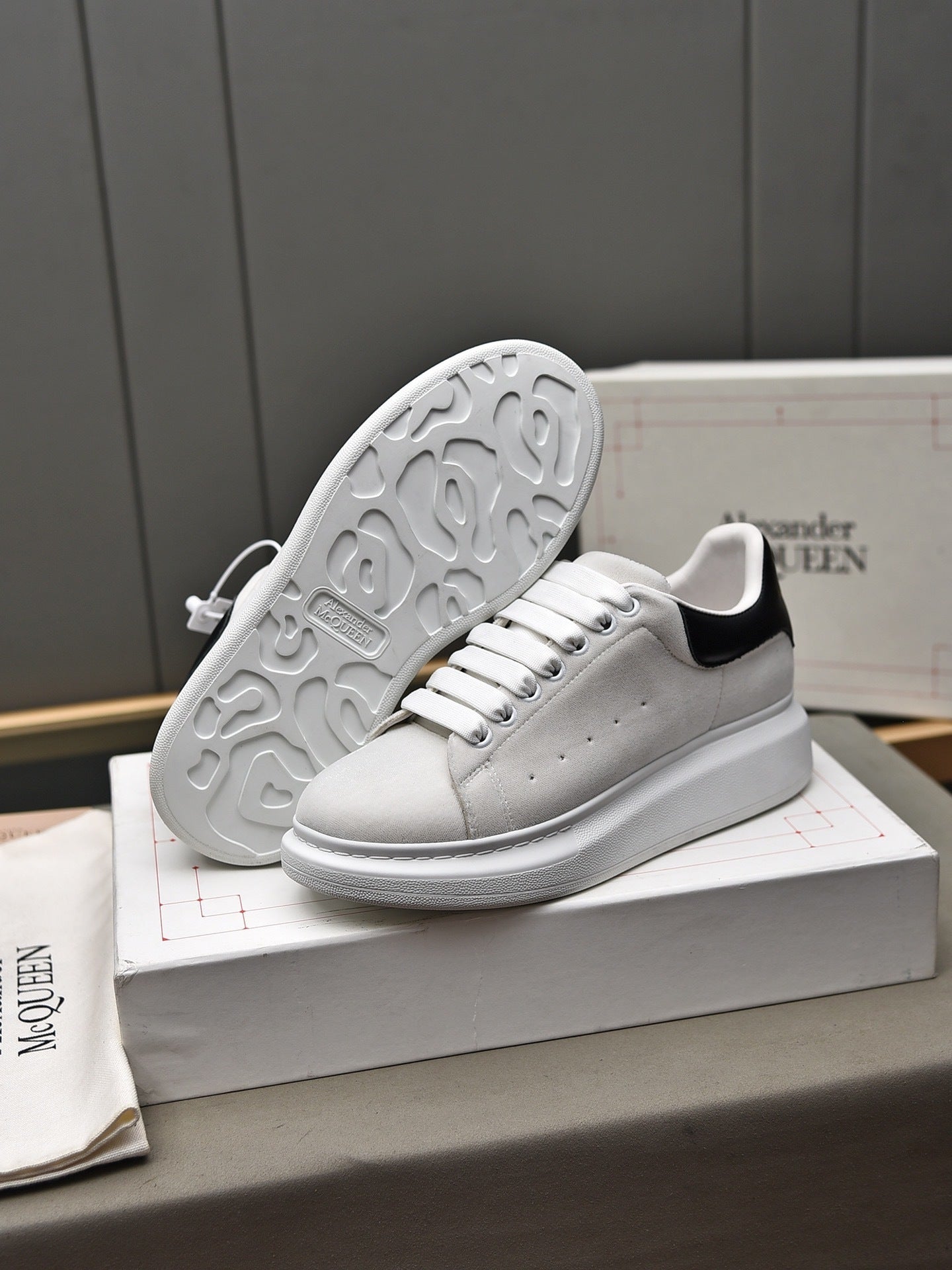 Alexander Mcqueen Classica