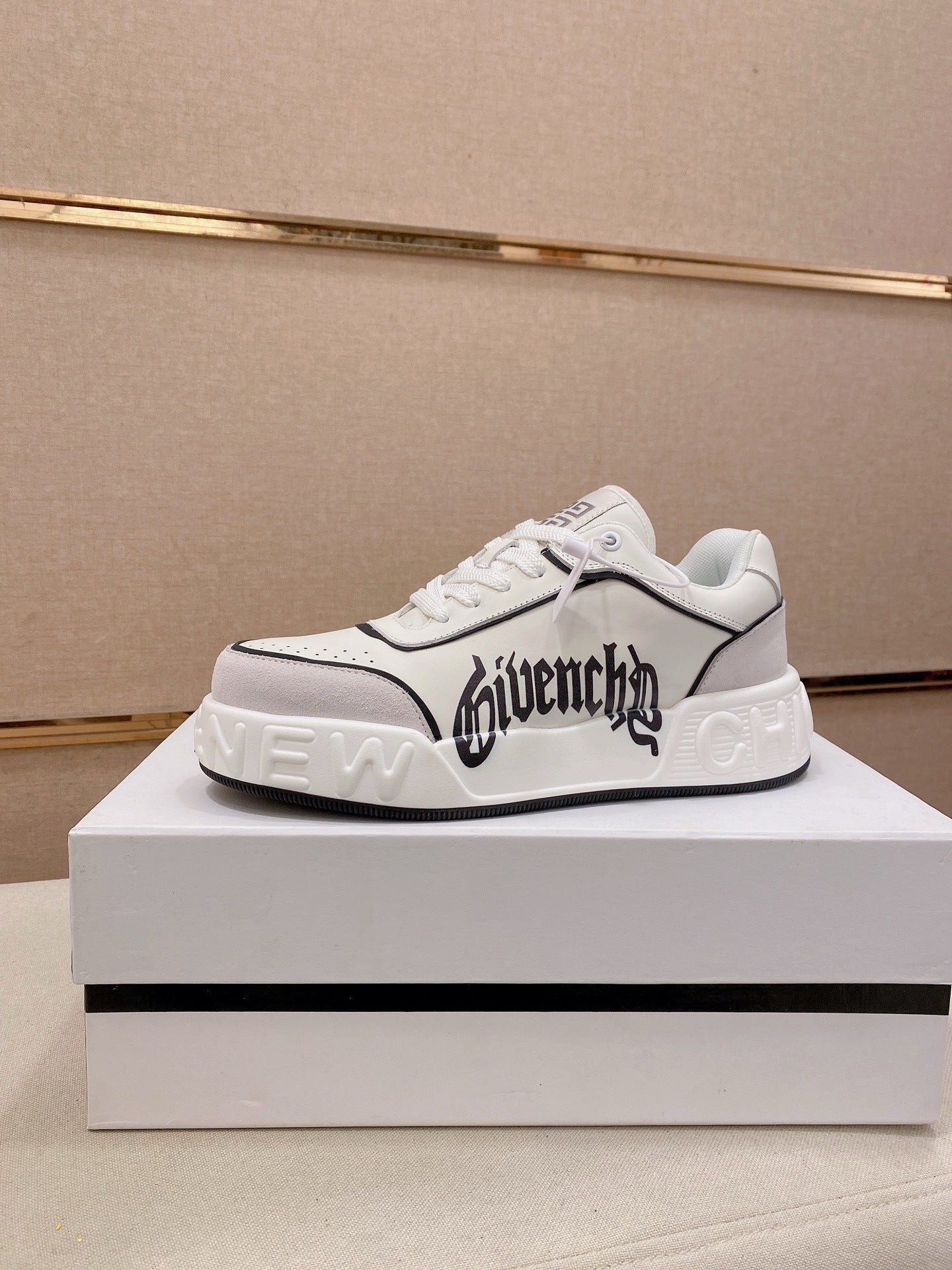 Givenchy Bianche e Nere Graffiti