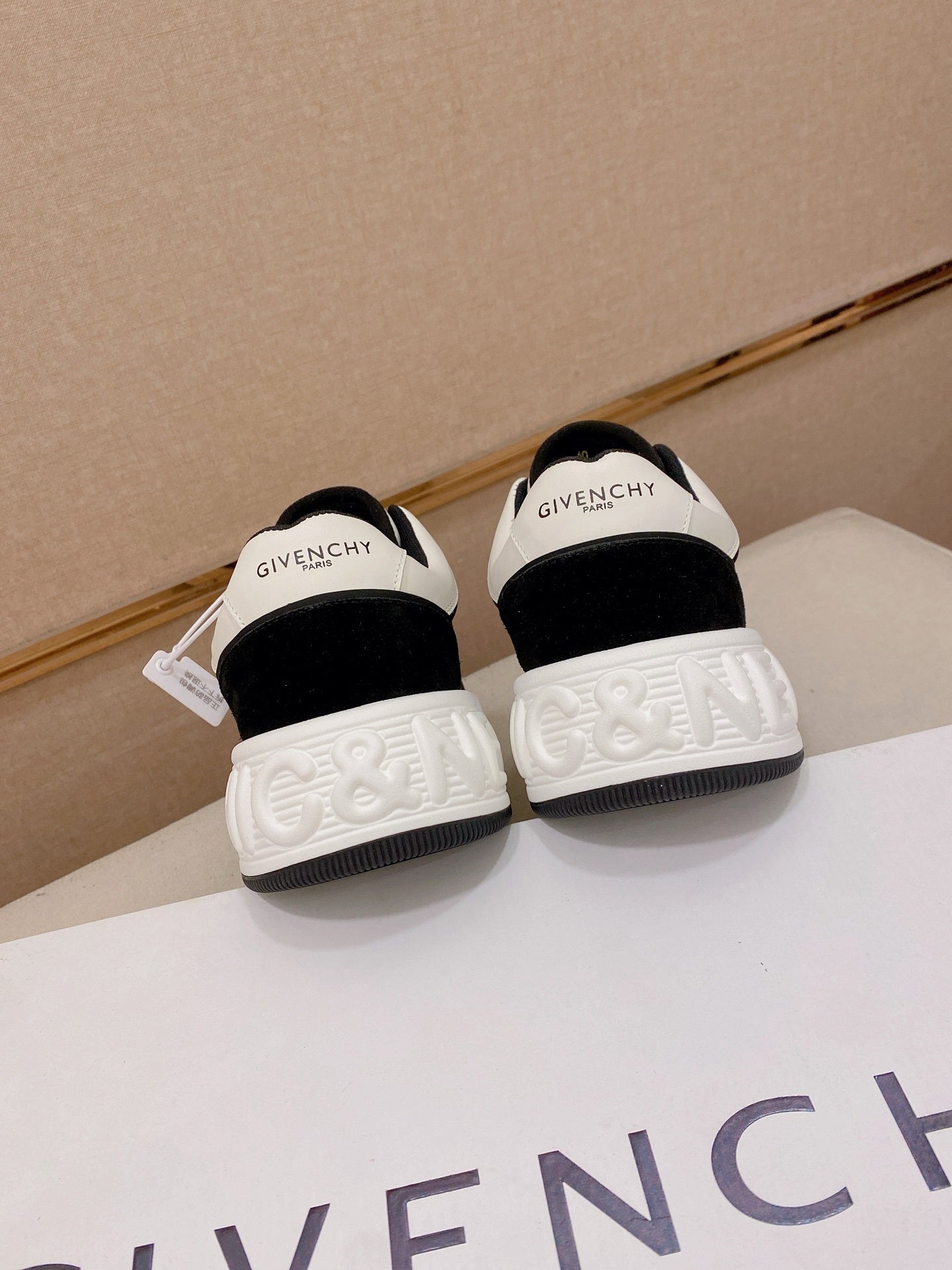 Givenchy Bianche/Nere Graffiti