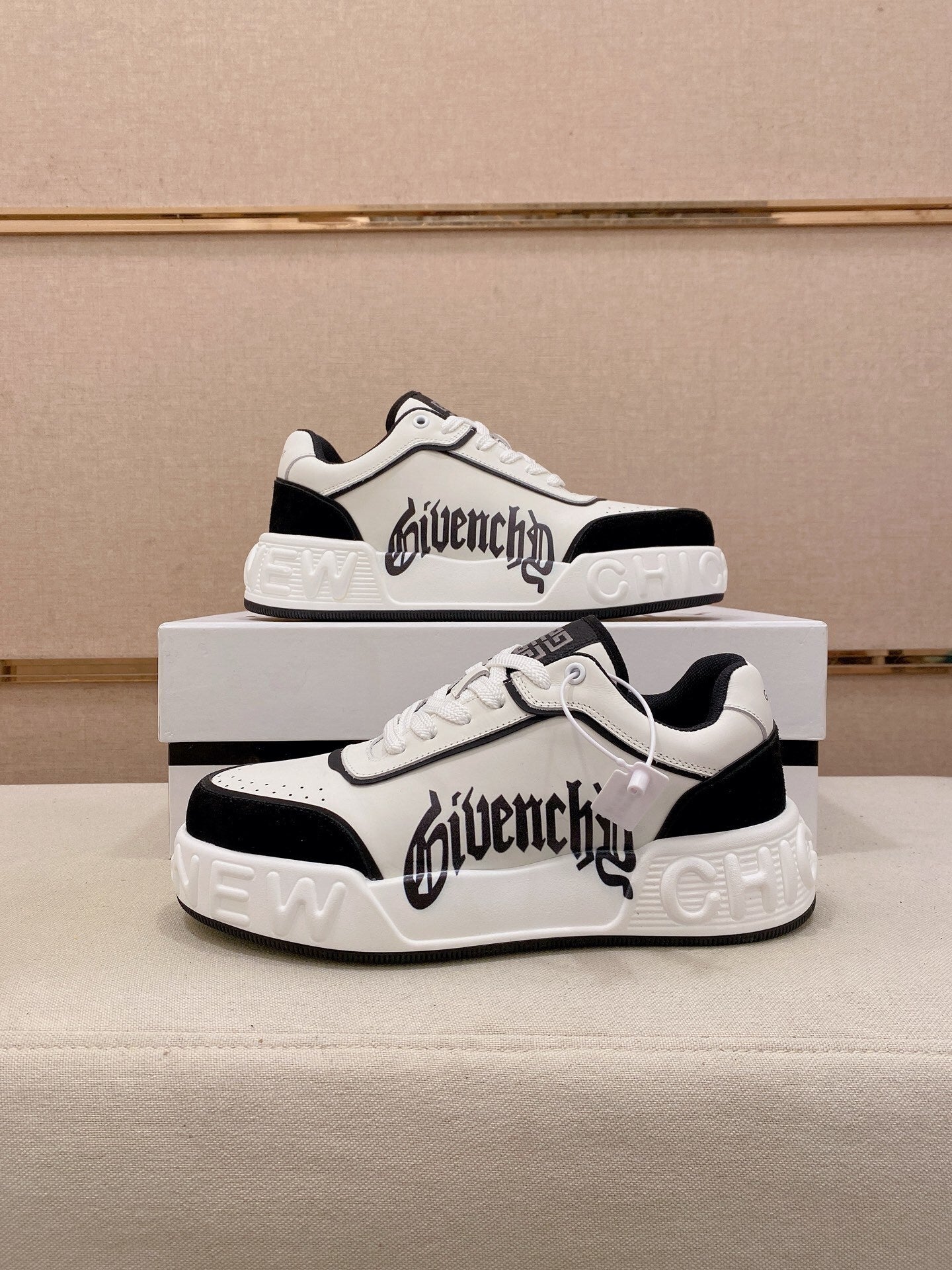 Givenchy Bianche/Nere Graffiti