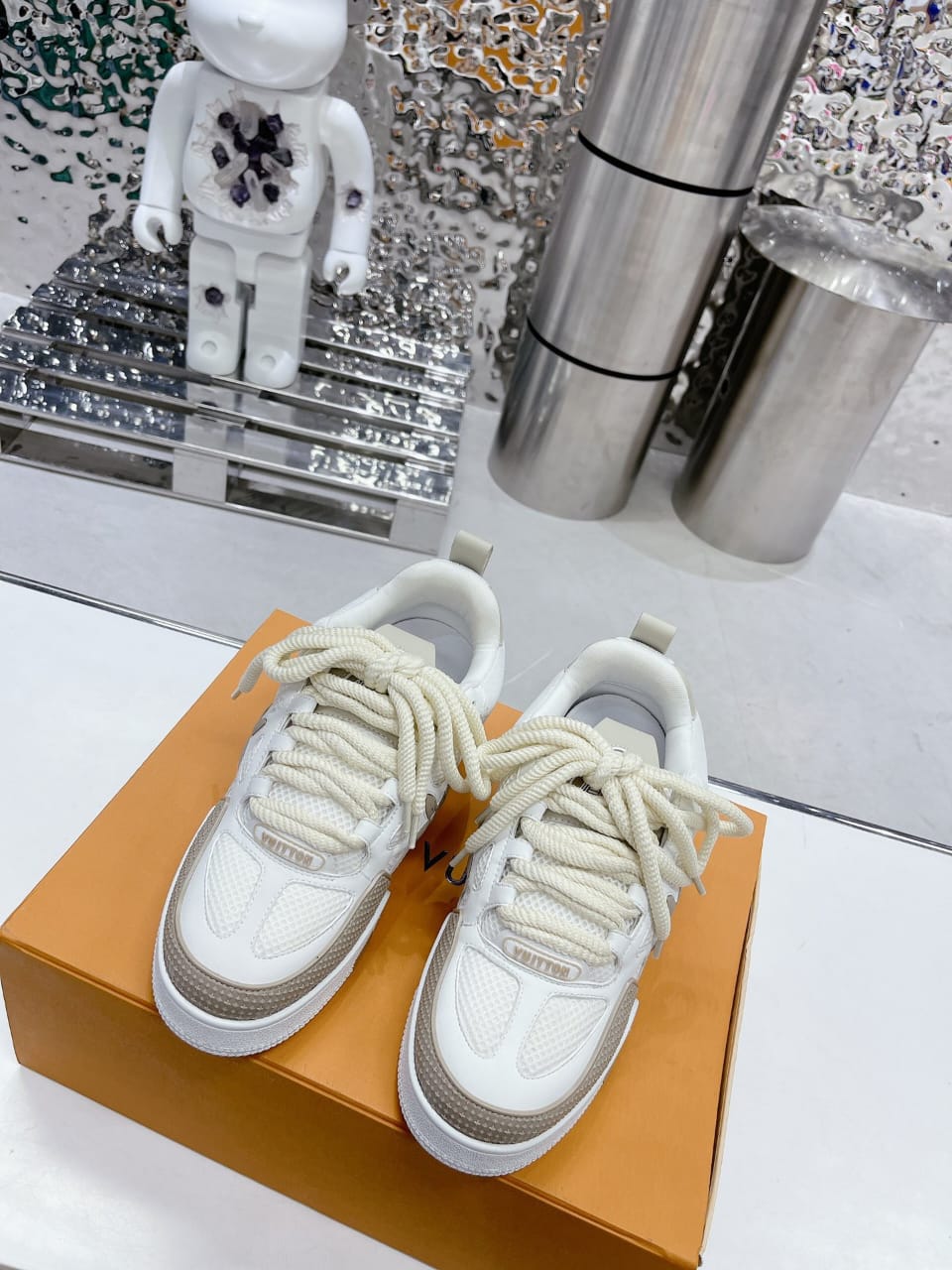Louis Vuitton Bianco e Beige