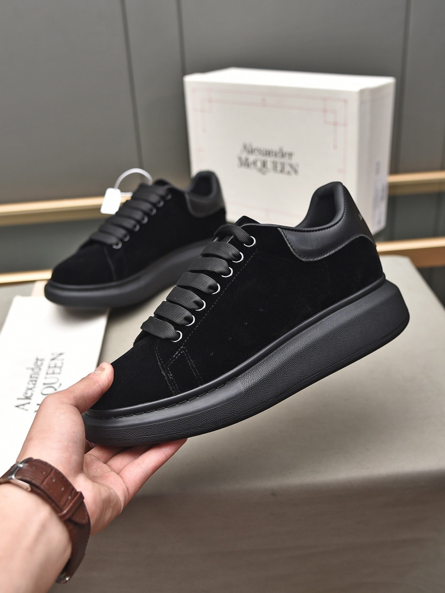 Alexander Mcqueen Scamosciate