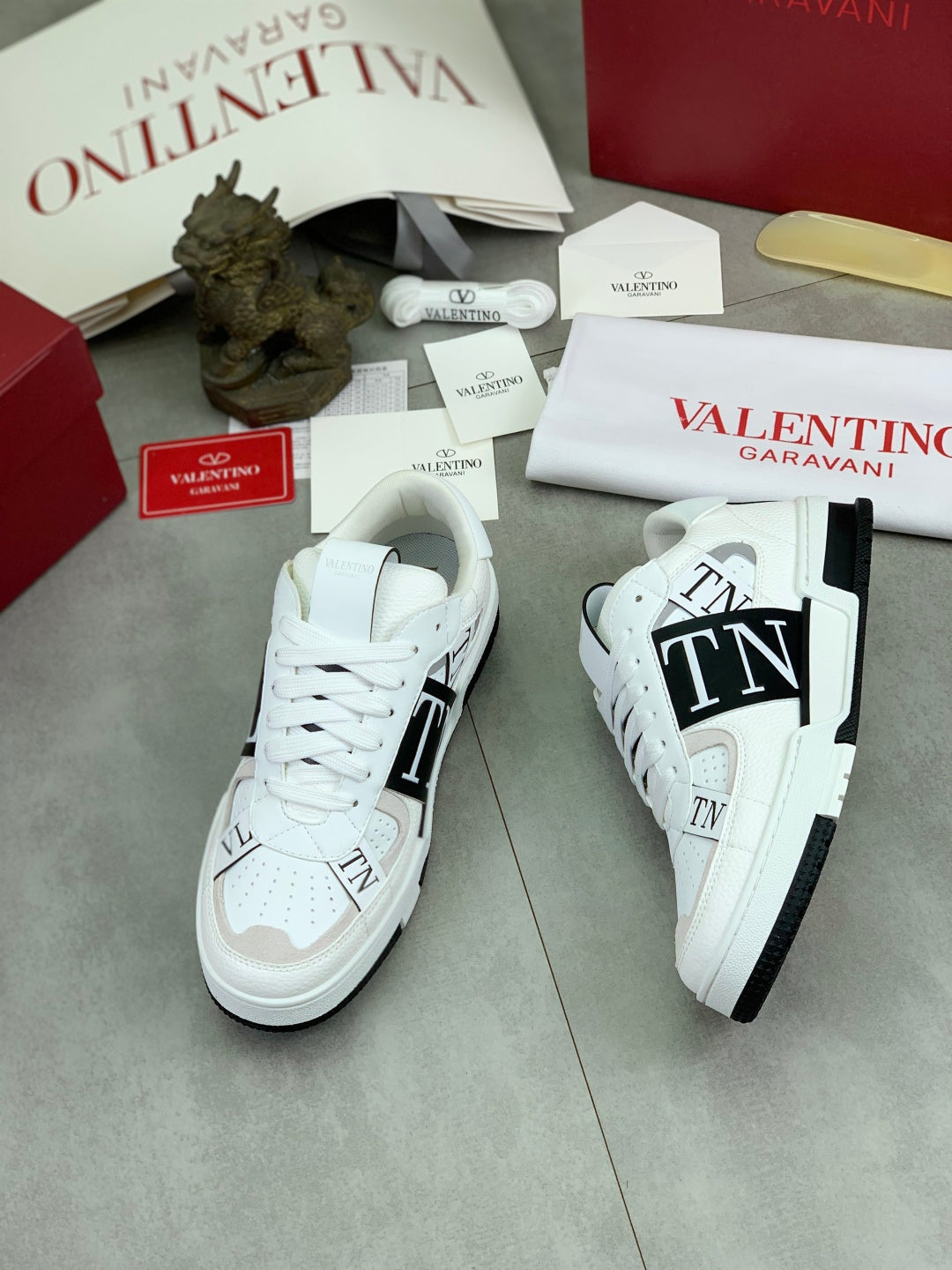 Valentino Bianche e Nere