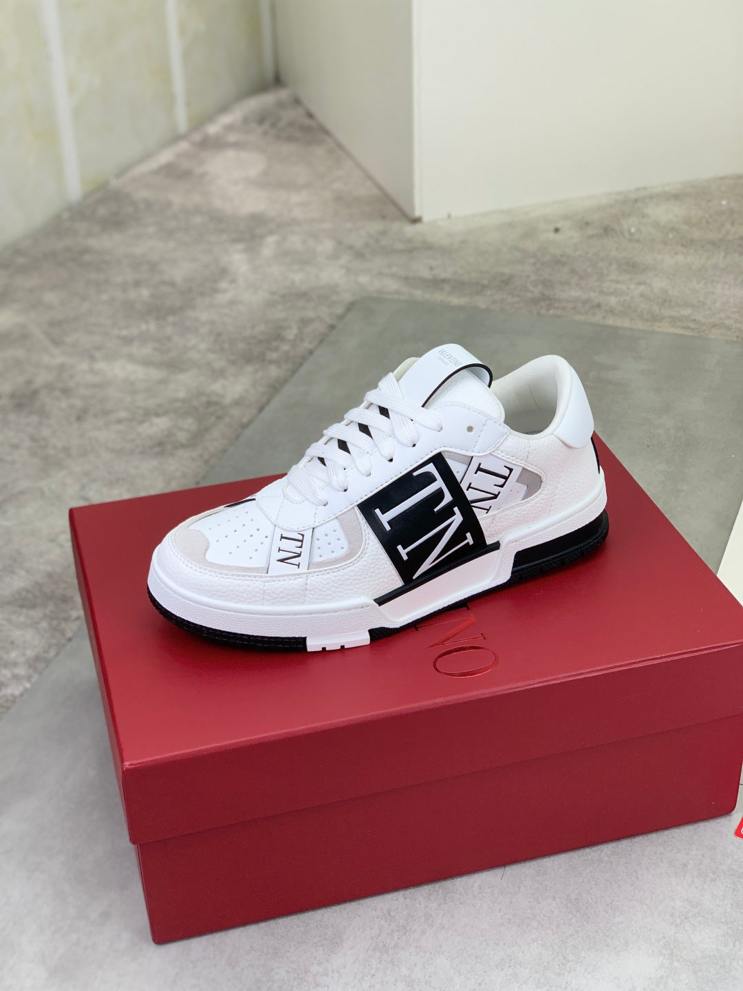 Valentino Bianche e Nere