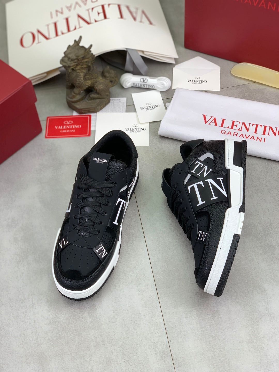 Valentino Nere e Bianche